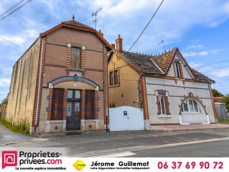 Gièvres  137 150 €