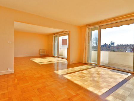 Troyes  218 000 €