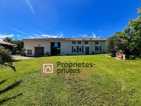 Barbezieux-Saint-Hilaire  469 000 €