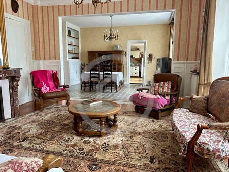 MONTDIDIER  241 900 €