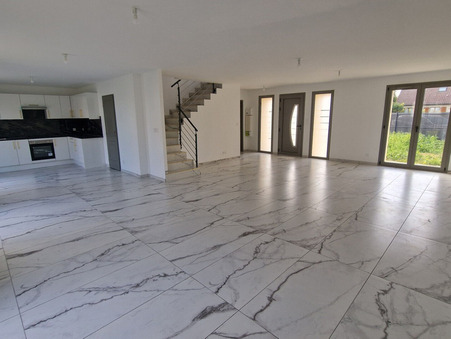 Longnes  389 000 €
