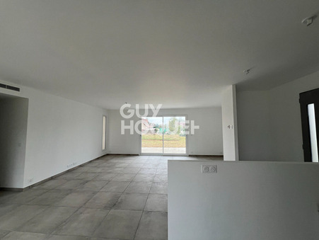 Lacq  285 000 €