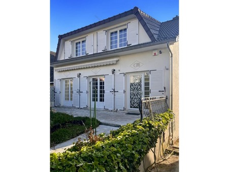 Coubron  549 080 €