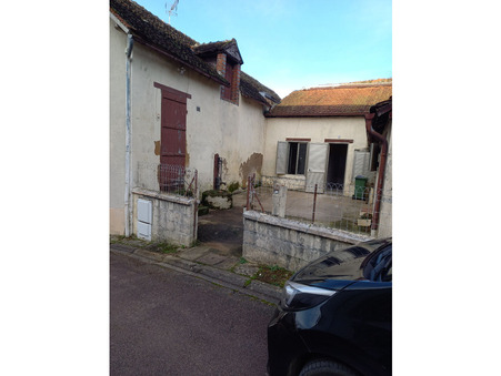 Saint sauveur en puisaye 72 000 €