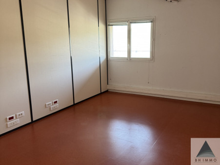 Location local professionnel Meyreuil 13590; 1 115 &euro; 