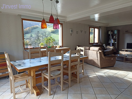 SERRAVAL  484 000 €