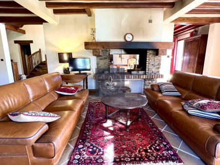 CHAUMES EN BRIE  402 000 €
