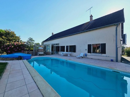 Trouy  367 700 €