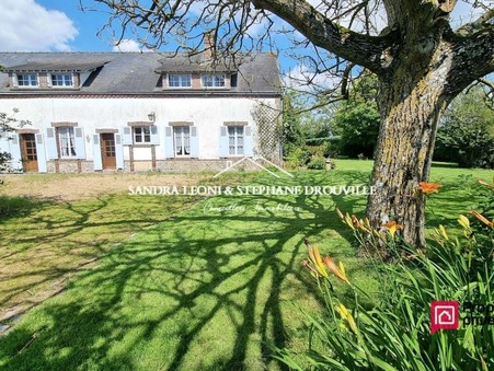 Jouy  284 400 €