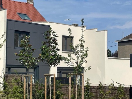 Neuville-en-Ferrain  290 000 €