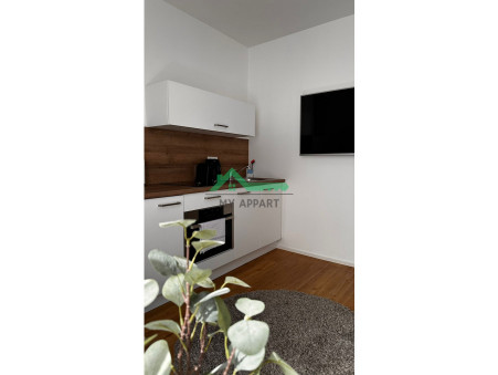 PARIS 17EME ARRONDISSEMENT  830 €