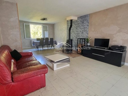 Jouy  279 900 €