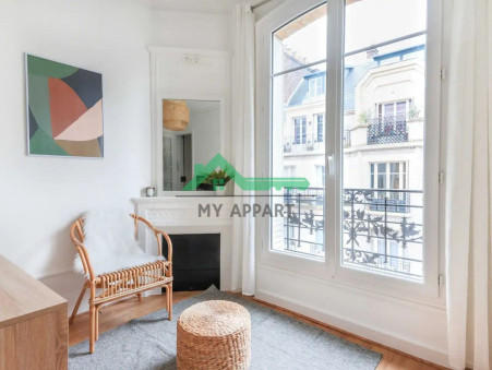 PARIS 17EME ARRONDISSEMENT  847 €
