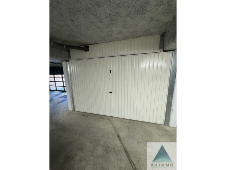 Location parking Luynes Réf. 32324