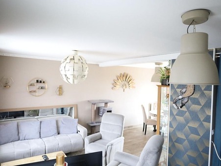 Ecquevilly  296 000 €