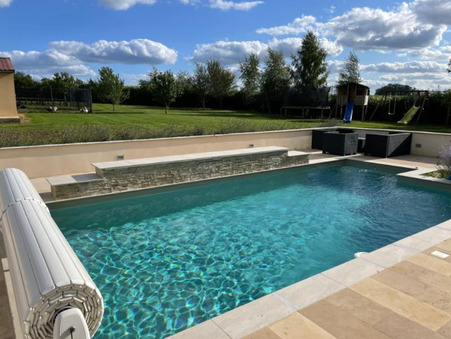 époisses  335 000 €