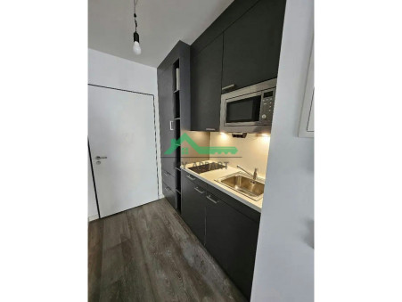 PARIS 11EME ARRONDISSEMENT  695 €