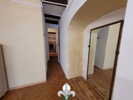 Local professionnel sur Tournus ; 330 €  ; A louer Réf. 624