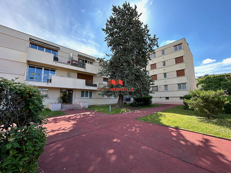 Poissy  268 000 €