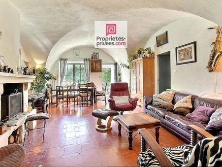 Peypin-d'Aigues  385 000 €