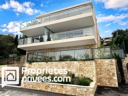 Vence  892 000 €