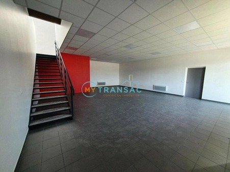 Saint-Pierre-du-Perray  674 075 €