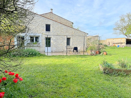 Courçon  343 000 €