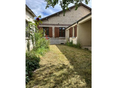 Mouy  149 900 €