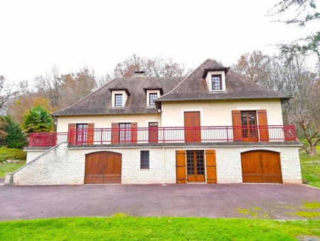 Saint-Martial-d'Albarède  270 374 €