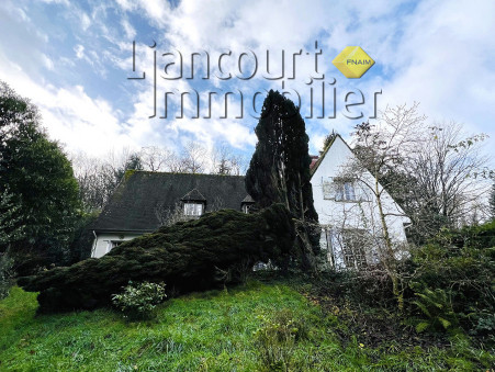 ANGICOURT  286 000 €