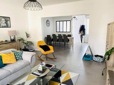ROMILLY SUR SEINE  195 000 €