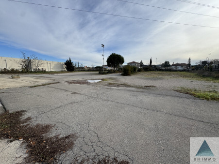 Location local commercial Gardanne 13120; 14 160 &euro; 