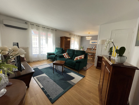 Vichy  325 000 €