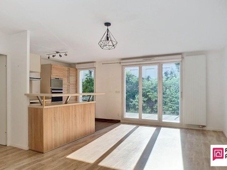 Saint-Denis  313 500 €