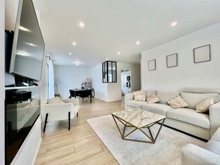 Frénouville  353 600 €