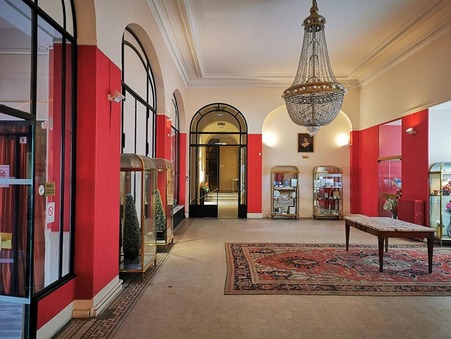 Vichy  490 000 €