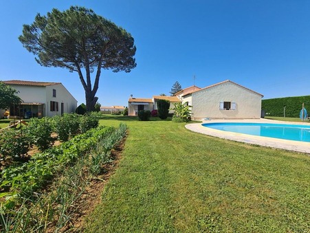 Saint-André-de-Lidon  367 500 €