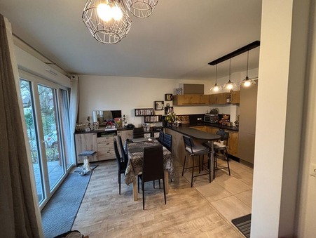 Bousbecque  256 000 €
