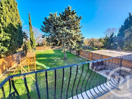 Arles  340 000 €