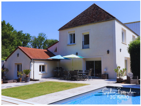 AUXERRE  385 000 €