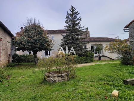 Aunac  178 000 €