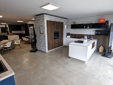 Magné  558 800 €
