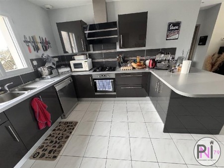 COULON  260 000 €