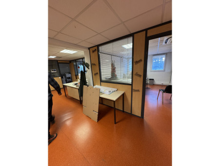 A louer local professionnel 1 650 €  Meyreuil