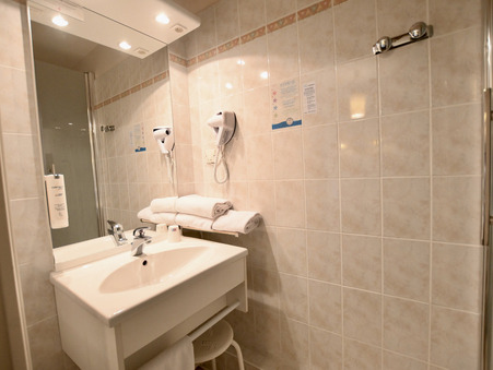 A vendre local commercial Avallon 89200; 440 000 €