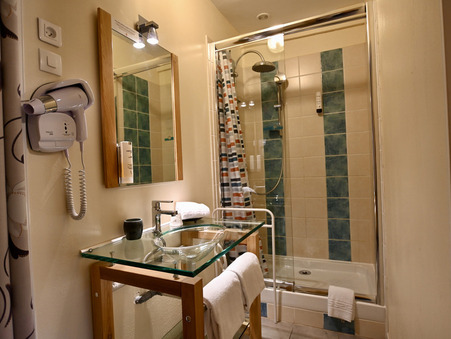 Local commercial sur Avallon ; 440 000 € ; Achat Réf. 33_FLIP2025010