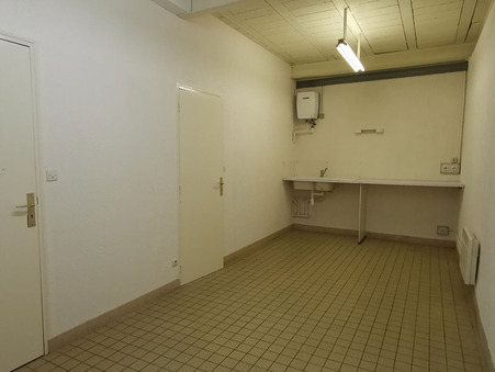 Local commercial sur Brou ; 385 €  ; A louer Réf. 748