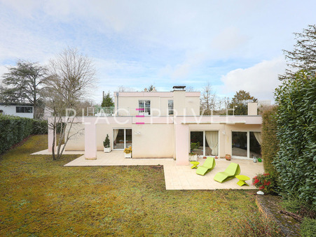 Nancy  890 000 €