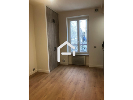 Paris  179 900 €
