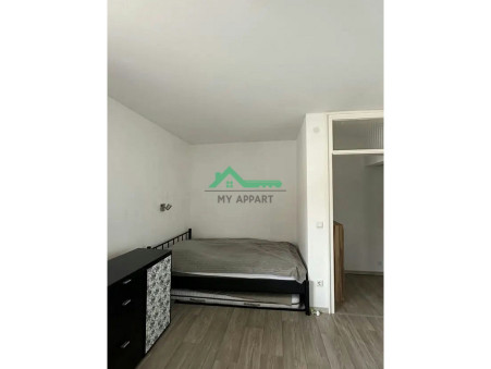 PARIS 10EME ARRONDISSEMENT  850 €